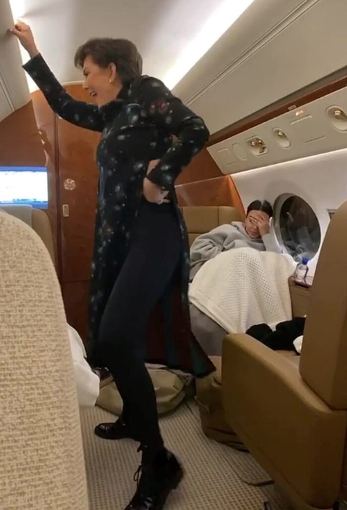 Drunk momager embarrassing the Jenner and the Kardashians on private jet
